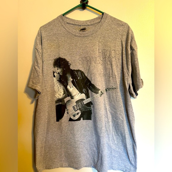 Bruce Springsteen Born To Run Graphic T-Shirt Size XL Gildan - Picture 1 of 4
